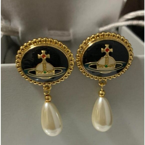 Vivienne Westwood Orb Enamel Button Pearl Earrings Gold Black with drawstring - Picture 1 of 5